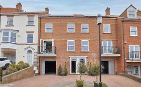 Host & Stay - Graham Close Holiday Homes